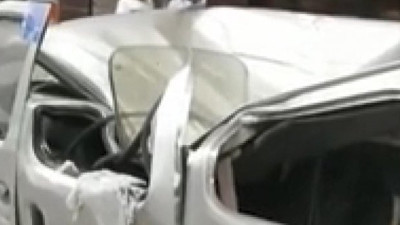 Araç demir yığınına döndü! 8. kattan ölüme atladı ayağa kalktı yürüyüp gitti