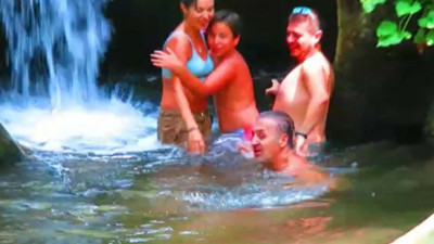 Barış Falay şelalede kulaç attı