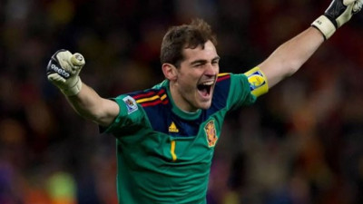 Iker Casillas, futbolu bıraktığını açıkladı