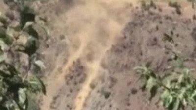 Malatya’daki deprem anında yerin altından dumanlar çıktı… Görüntüyü çeken bile tir tir titredi… Tabiatın gücü