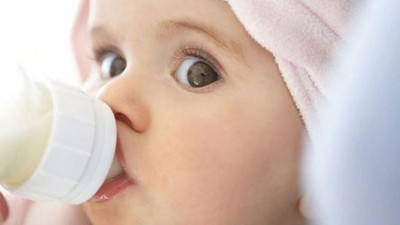 Bebeği kanserden koruyan mucize: Anne sütü! Anne sütünün faydaları nelerdir?