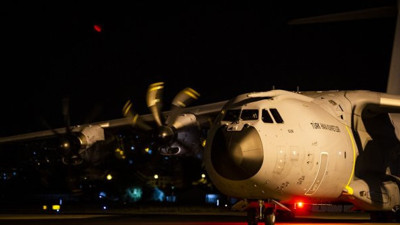 TSK'ya ait yardım uçağı Beyrut'ta