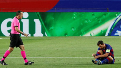 Camp Nou’da Messi ve Cüneyt Çakır’ın gecesi: İki penaltı verdi, iki kararını VAR değiştirdi