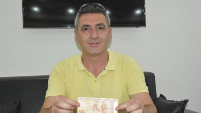 Parayı ATM’ye yatırmak isterken gerçeği öğrendi, birinin verdiği parayı diğeri almadı