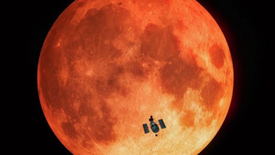 Uzaylı arayışında çok büyük adım: Ay'ın yüzeyi ayna olarak kullanıldı