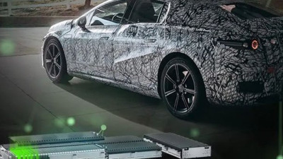 Daimler ile CATL, 700 km menzilli araç üretecek