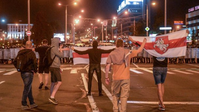 Belarus'ta gerginik sürüyor! Bir ölü