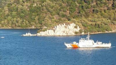 Ege'de geri dönülmez adımlar atılıyor! Yunanistan Sahil Güvenlik botu Türk teknesine ateş açtı: 3 yaralı