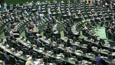 İran'da güvenoyu çıkmadı