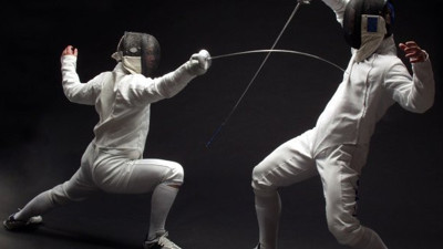 Bilim Kurulu üyesinden ilginç koronadan korunma önerisi: Yaklaşan olursa kılıcı saplıyorsun