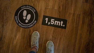 Sosyal mesafe uyarısı yapan garsonu 11 kişi dövdü