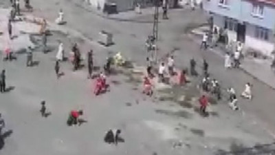 Bıçak, taş, sopalarla birbirine girdiler! Esenler meydan muharebesi