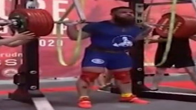 400 kilogram kaldırmaya çalışırken dizlerini kırdı