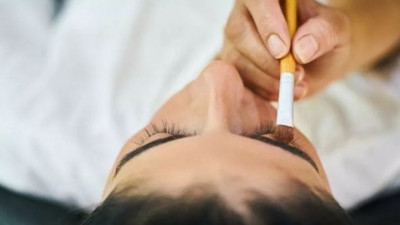 'Rujunun rengi ne güzelmiş' diyerek aynı makyaj malzemesini kullanan 35 kişi korona oldu