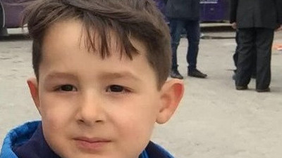 Tokat'ta feci olay: Minibüsten düşen çocuk hayatını kaybetti