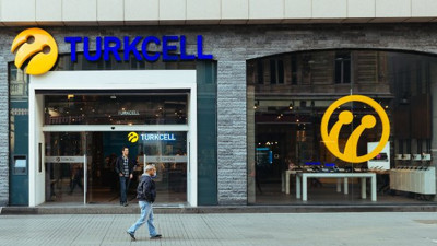 Turkcell üç ayda rekor seviyede abone kaybetti