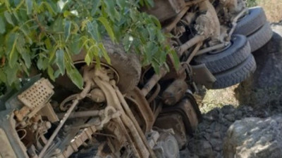 Beton pompasının içinde sıkışıp kaldılar! Yaralı genç askerin elinden cesaret aldı