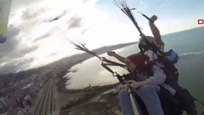 Erdoğan’ın Rize ziyaretinde polis paraşütçüye böyle iniş yaptırdı