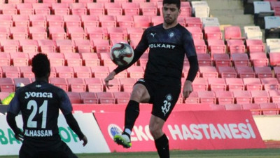 Olympique Lyon, Cenk Özkacar'ı renklerine bağladı