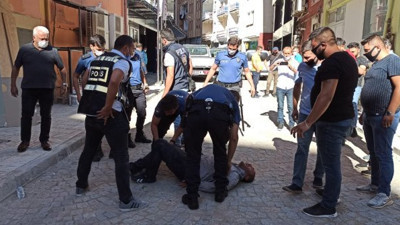 Genç kızları parkta taciz eden evli adam böyle yakalandı! Yakalanınca karısı için bakın ne dedi!