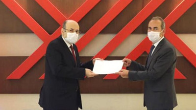 Atanır atanmaz ilk işi, rakibini görevden almak oldu: Bu bir 'Canım Türkiyem' haberidir!