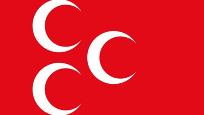 MHP'de 8 isim görevden alındı