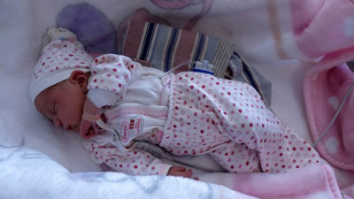 Göbek bağını iple bağlayıp sokağa attılar! Böyle ana-baba olamaz olsun! Vicdansızlar