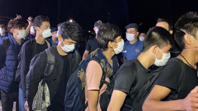 Polis TIR'da uyuşturucu yerine göçmen buldu! Saya saya bitiremediler