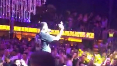 Maske yok mesafe yok! Bodrum'da ünlü rapçinin konserinde tedbirler yok hükmünde