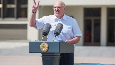 Lukaşenko’dan Macron’a yanıt