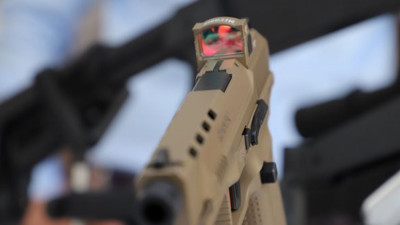 İlk milli periskop ve tabanca refleks nişangahı teslim edildi