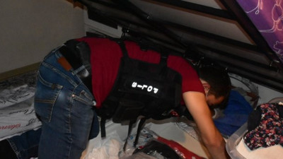 Zehir tacirlerine şafak baskını