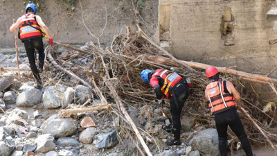 Selde kaybolan ailenin son sözleri! Bu acıya yürek dayanmaz! Giresun’da arama çalışmaları sürüyor