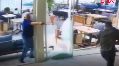 Göğüs göğse çatıştılar! Kafetaryada tüfek ve tabancalar ateşlendi