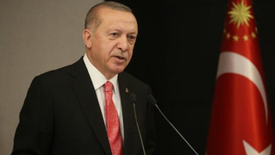 Erdoğan'ın eski danışmanından iktidara dikkat çeken 30 Ağustos sorusu