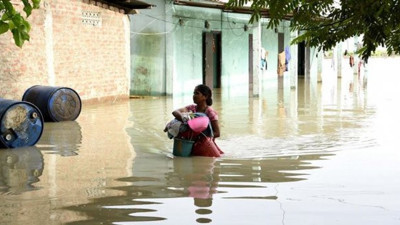 Şiddetli yağışlar 20 can aldı