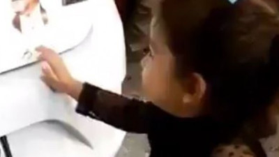 Küçük kızın videosu tıklanma rekorları kırıyor: 'Ben Atatürk buldum' dedi, onu kimse durduramadı