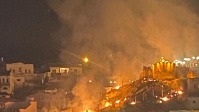 Nevşehir'de havai fişek gösterisi yangın çıkardı