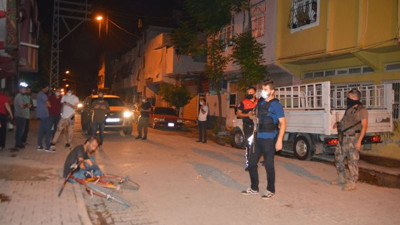 Adana'da evli kadını hem taciz etti hem de mesaj gönderdi! Sen misin evli kadına mesaj atan! Terörle Mücadele ekipleri olay yerinde