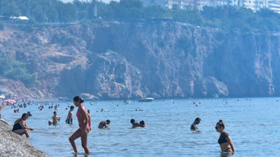 Akdeniz'i cehennem sıcaklarını kavuracak! Antalya'yı nem bulutları kapladı