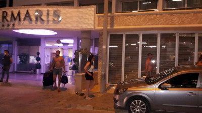 Marmaris'te 4 yıldızlı otele baskın! Otel mühürlendi turistler başka otele yerleştirildi