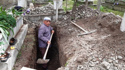 Ölmeden mezarını kazdı! Gerekçesi şaşkınlık yarattı