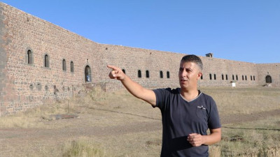 Yunan halkı şimdiden kaçacak delik arıyor! "Savaşın adı bile yetti" diyen tarihçi Savaş Eğilmez haykırdı