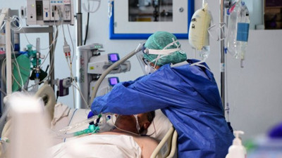 Korona virüsün yarattığı korkunç etki tekrardan gözler önüne serildi… Ani ölüme neden oluyor… Artık eskisi gibi olmayacak