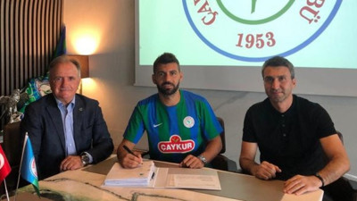 Konyaspor'dan ayrılan Selim Ay Rizespor'a imza attı