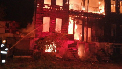 Gecenin karanlığını alevler aydınlattı (09 Eylül 2020)