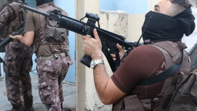 Asker ve polislere şafak operasyonu! 15 ilde FETÖ’ye operasyon