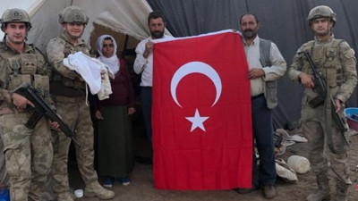 Doktordan tarif aldı doğum yaptırdı! Hem annenin, hem bebeğin hayatını kurtardı! Kahraman onbaşı