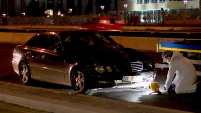 Ankara'da feci kaza! Karşıdan karşıya geçerken araçların altında kaldı