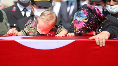 Kahraman mehmetçikler son yolculuğuna uğurlandı